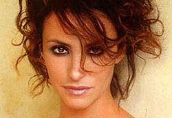 Melani Olivares.jpg